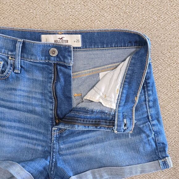 Hollister High Rise Distressed Shorts - Size 3/26 - Picture 4 of 12
